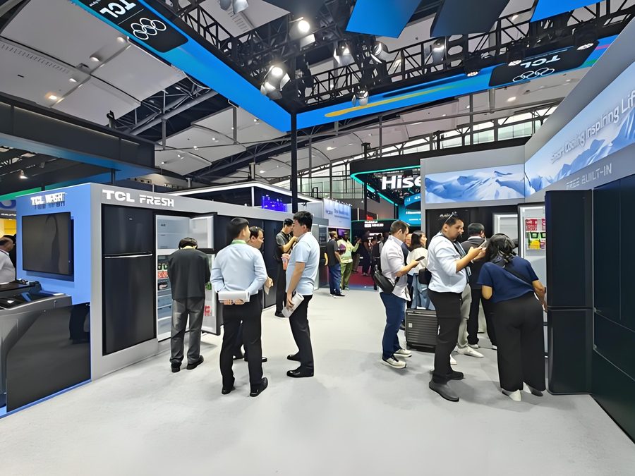 Buyers meeting technology suppliers at an international electronics trade exhibition